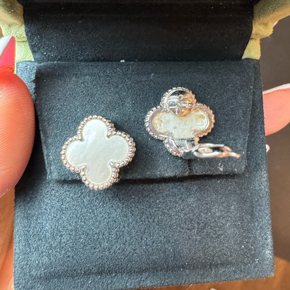 Van Cleef & Arpels mother of pearl Earrings - Picture 7 of 7